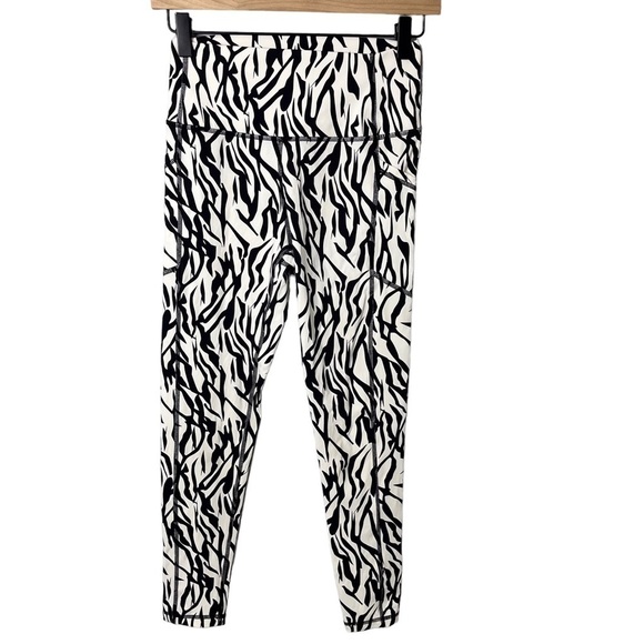 Zyia Active Safari Pocket High Rise 7/8 Leggings Zebra Print Size 6-8 - Picture 2 of 6